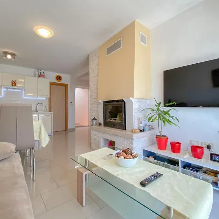 Gardenia Four Apartment *