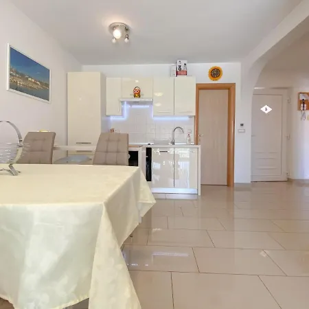 Gardenia Four Apartment